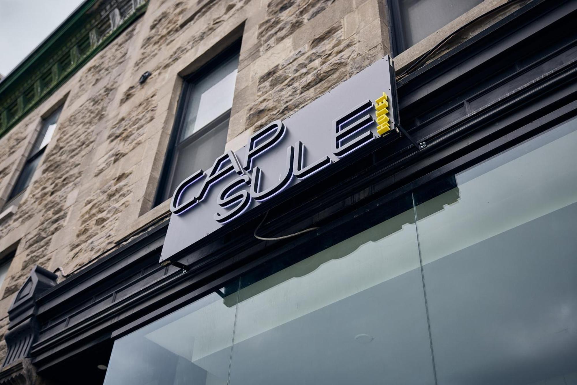 Capsule Hotel Montreal, Montreal